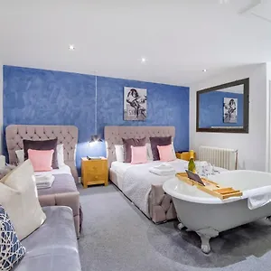  Apartment Converted Luxury Stables United Kingdom